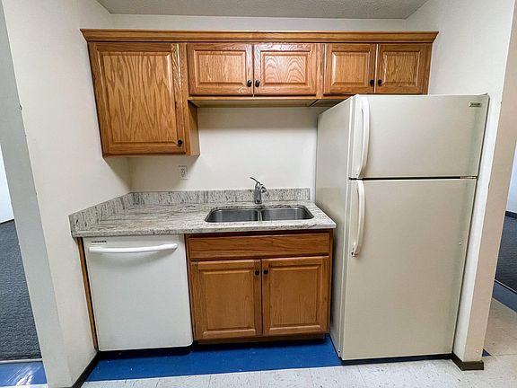 2nd image of 1503 8th St SE APT 207