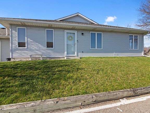 3rd image of 2601 Knollwood Dr