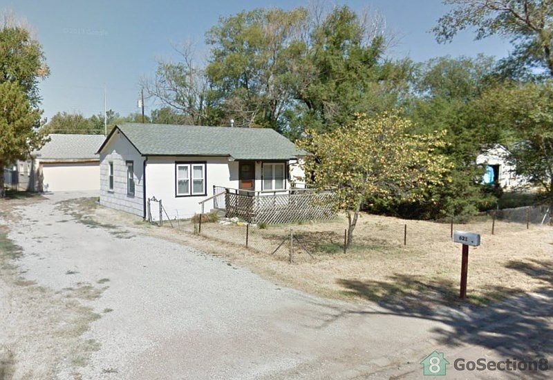 2-car garage & extra parking