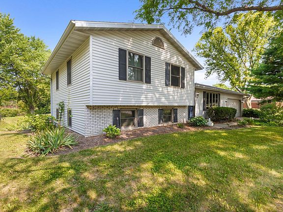 2nd image of 921 Wesley ROAD