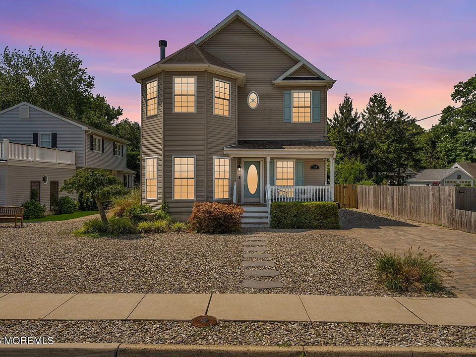 289 Osborne Ave