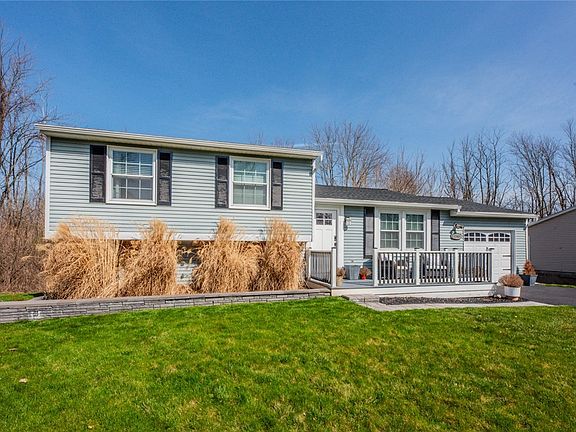 2nd image of 3383 Laurel Ct