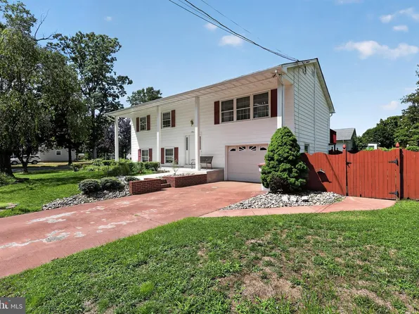 1782 Sequoia Dr, Vineland, NJ 08361