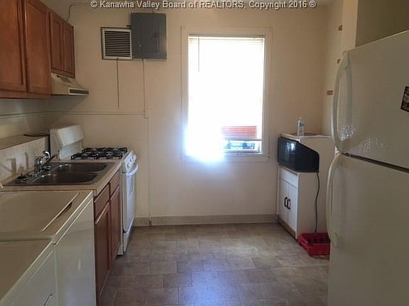 4th image of 36 Kenna Dr