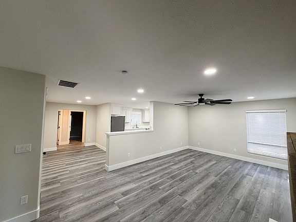 5th image of 310 Defield St