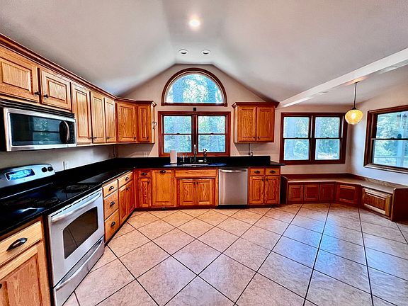 3rd image of 5001 Bellamy Manor Dr
