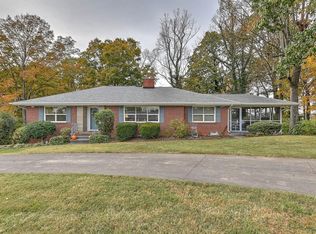 3962 Skyland Dr, Kingsport, TN 37664