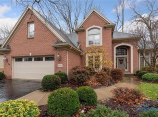 8545 Royal Lythan Ln, Holland, OH 43528