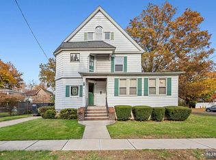 32 Union Pl, Ridgefield Park, NJ 07660