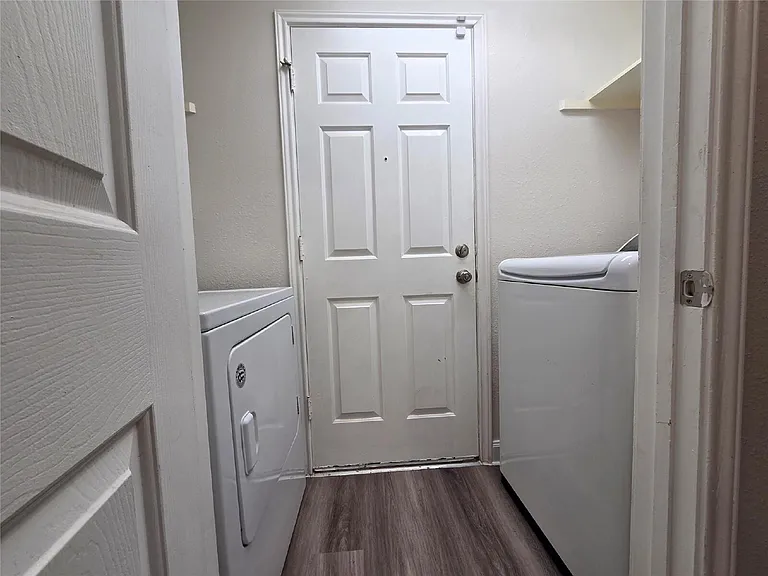 10903 Windfern Lakes St — Photo 15