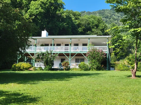 80 McIntosh Ln, Maggie Valley, NC