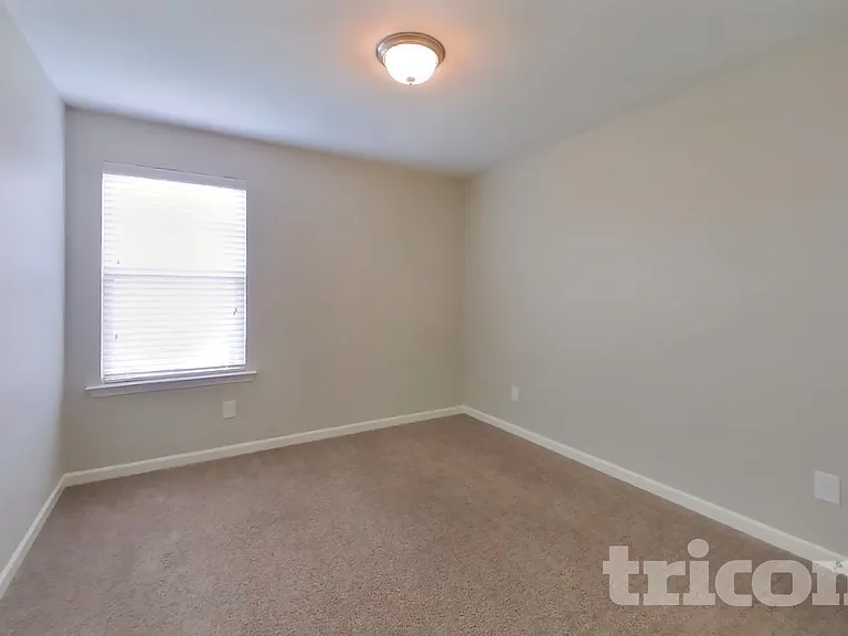 1031 Solomon Ln — Photo 11