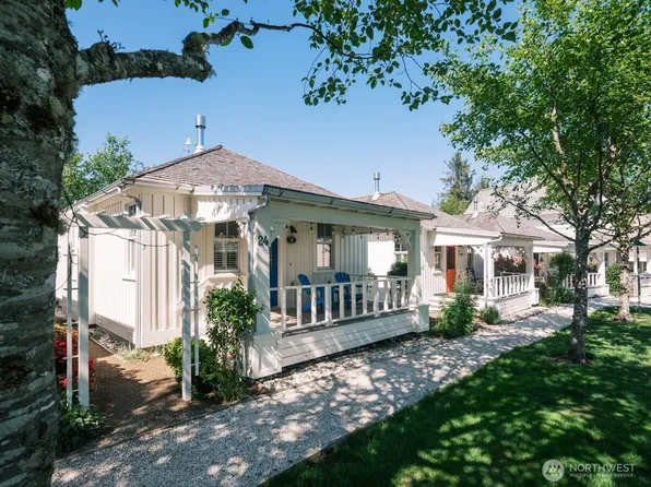 24 Nap Lane, Pacific Beach, WA 98571
