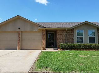 1409 SE 9th St, Moore, OK 73160