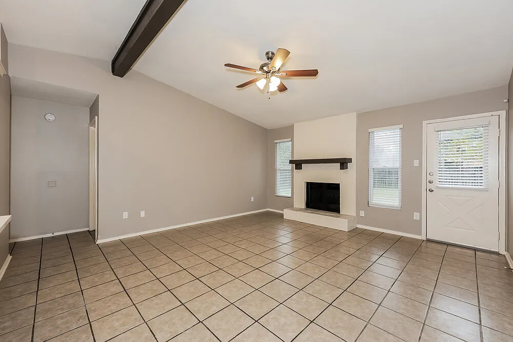 3 bed, 2.0 bath, 1440 sqft, $1,675 — Photo 3