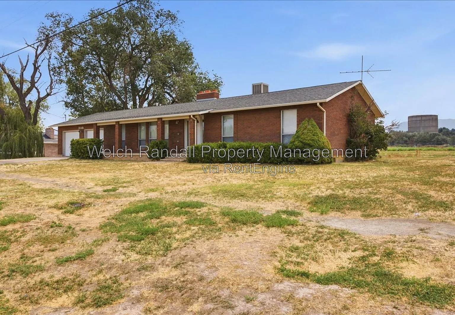 3 bed, 2.0 bath, 1539 sqft, $2,095 — Photo 2