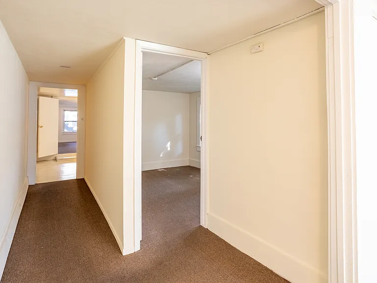 812 W 1st St #1 — Photo 16