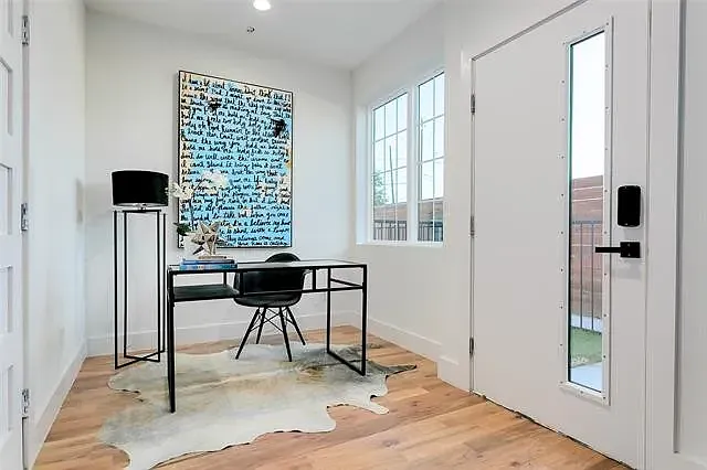 1910 Caddo St #202 — Photo 16