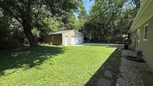 2 bed, 1.0 bath, 1152 sqft, $1,400 — Photo 2