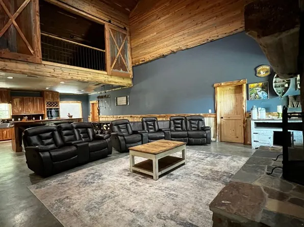 1049 County Road 3636, Jefferson, TX 75657