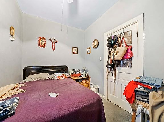 3rd image of 2912 N Woodard St