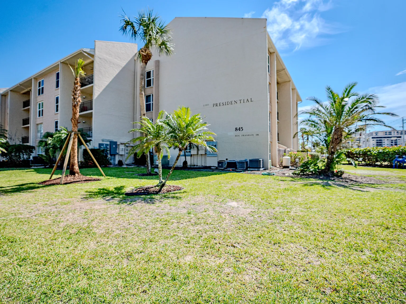 2 bed, 991 sqft, $2,500 — Photo 4