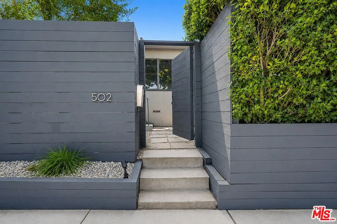 2 bed, $6,250 — Photo 2