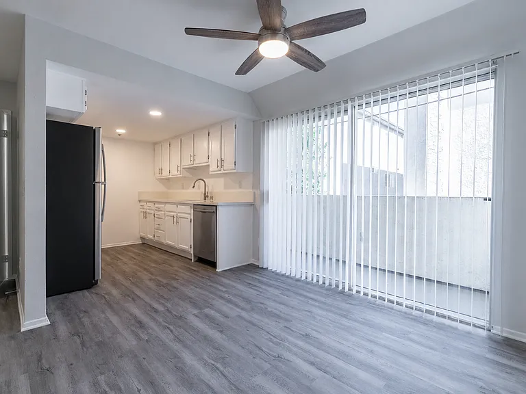 4444 Ensign Avenue — Photo 27