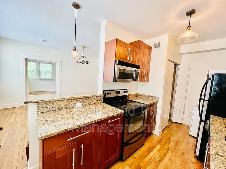 373 Moreland Ave NE #307 — Photo 7