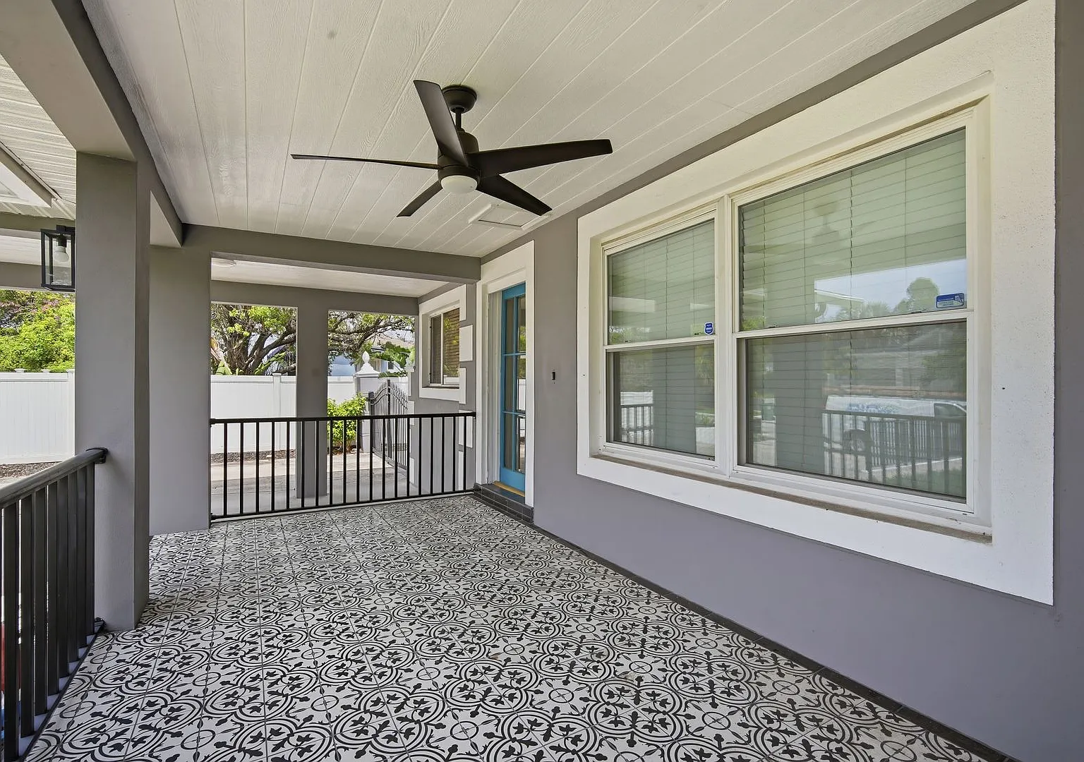 Beautiful S. Tampa 3BR/2BA remodeled home with covered parking in sought out school district. — Photo 4