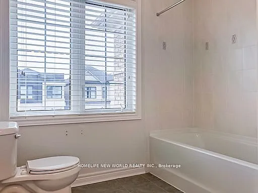 77 Brookfam St — Photo 31