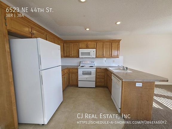 4th image of 6523 NE 44th St