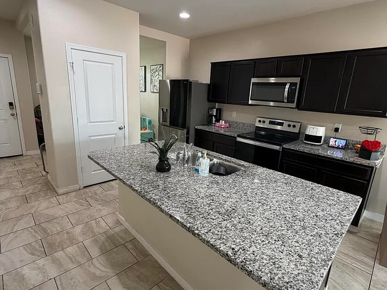 7836 W Riverside Ave — Photo 7