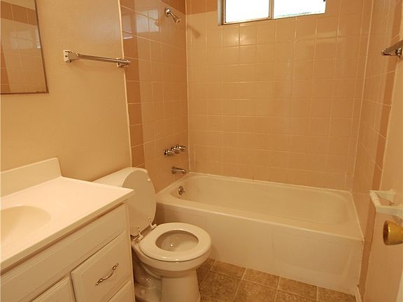 5th image of 18018 Smokey Point Blvd #1