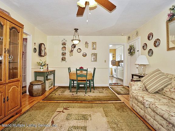 4th image of 8 Seth Ct #B