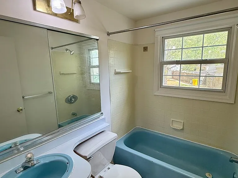 1732 Farmington Ct — Photo 15