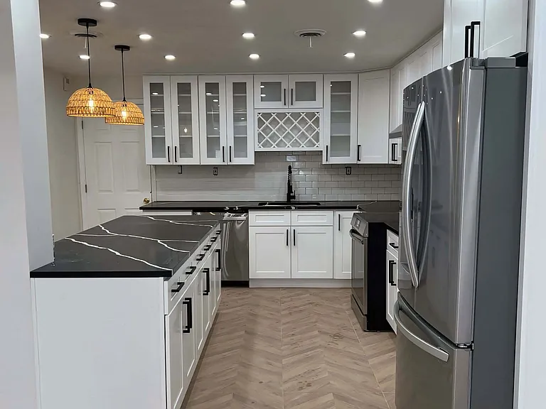 2521 N Main Ave #1 — Photo 1