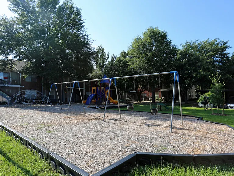 Park at Spring Creek — Photo 27