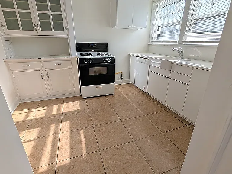 4901 Central Ave — Photo 6