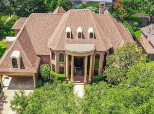 2718 Briar Cliff Ct, Sugar Land, TX 77479