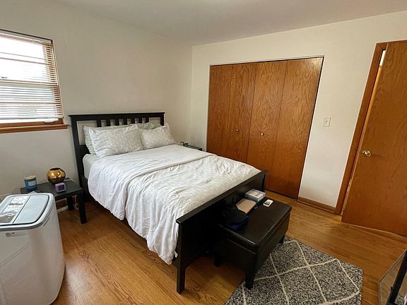3rd image of 4250 W Lawrence Ave #3W