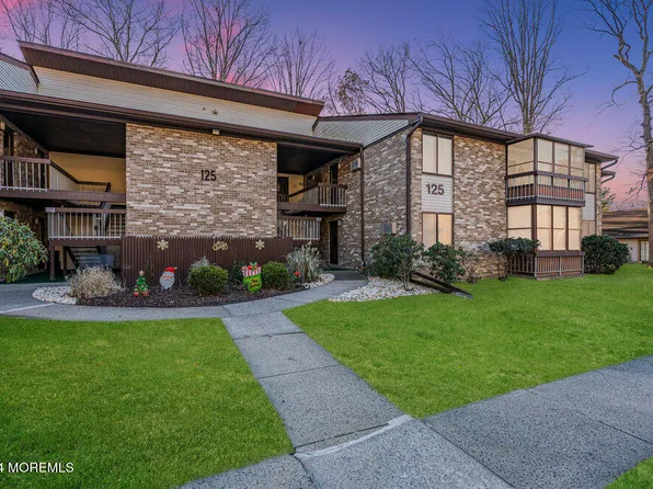 125 Amberly Drive #D, Manalapan, NJ 07726