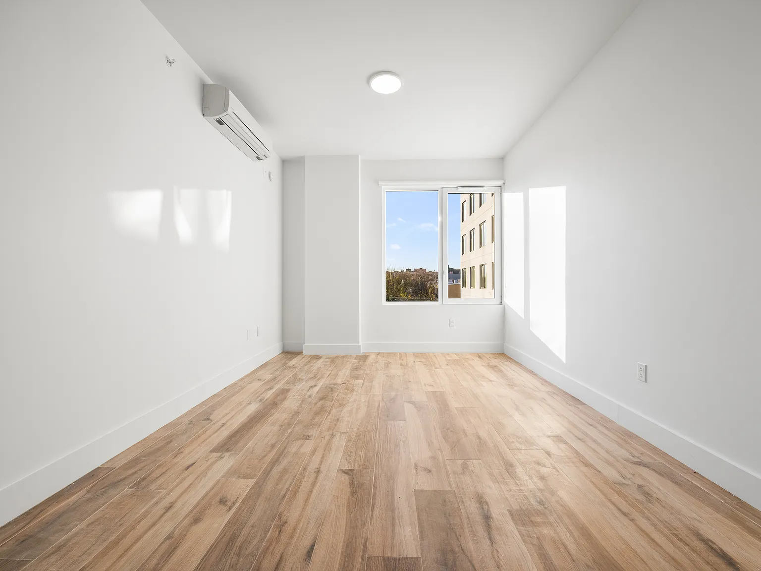 2258 Fulton St — Photo 3