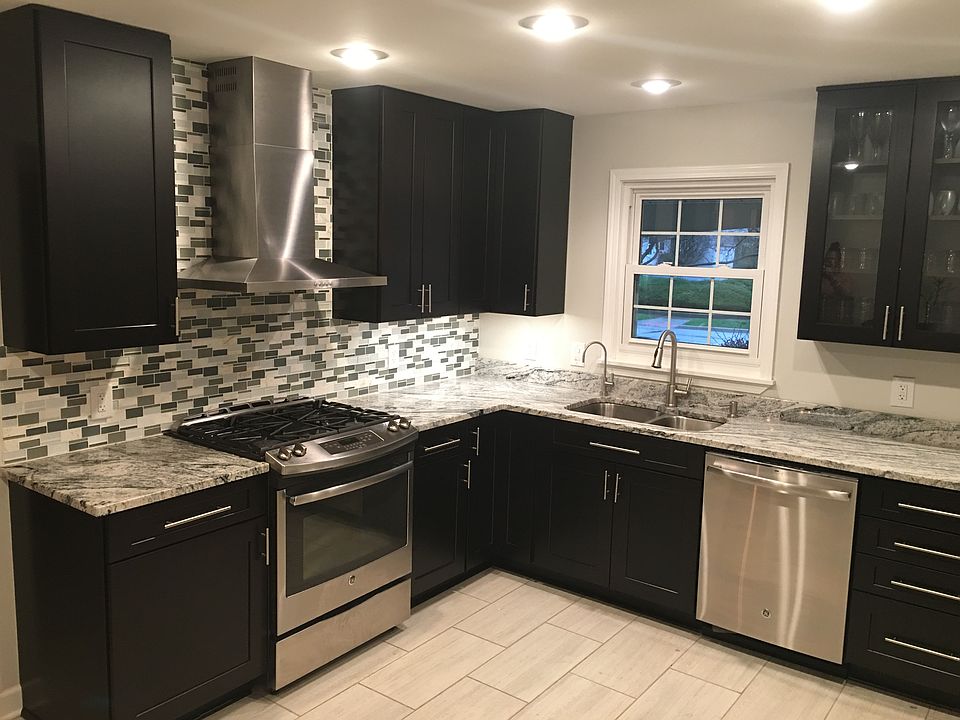 1st image of 587 Blandford Dr