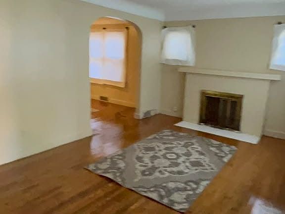4th image of 11343 Abington Ave