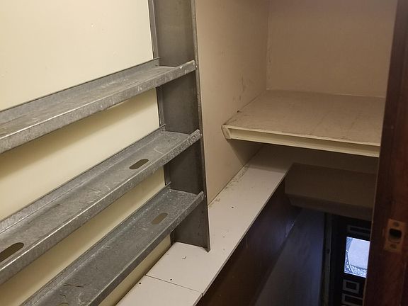 5th image of 2-1303 W 10th St #2
