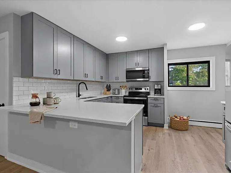1000 Orchard Luxury Apartments — Photo 29