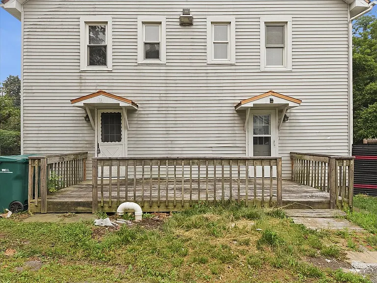 64 Penn St — Photo 32
