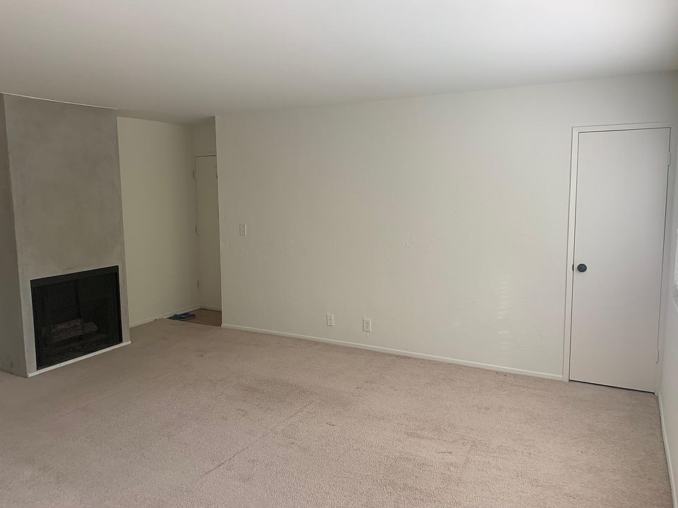 1st image of 1809 Oak St APT C
