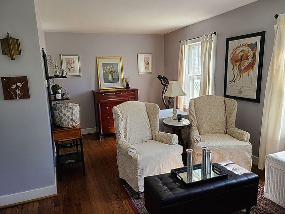 3rd image of 622 Alice Ave